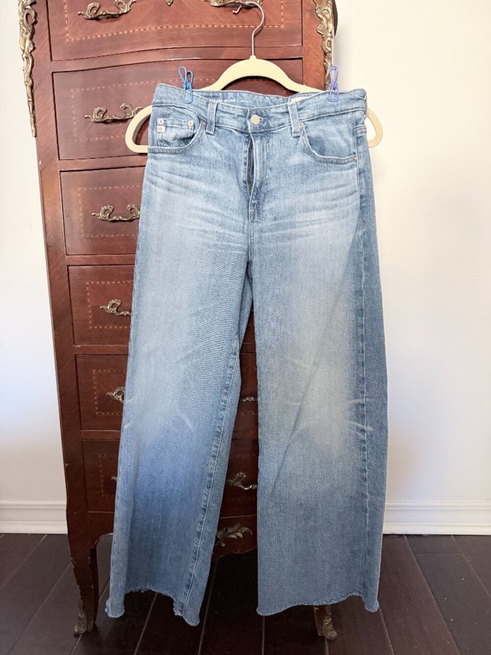 AG Jeans Saige wide Leg Crop High Rise-Raw Hem-Size 26